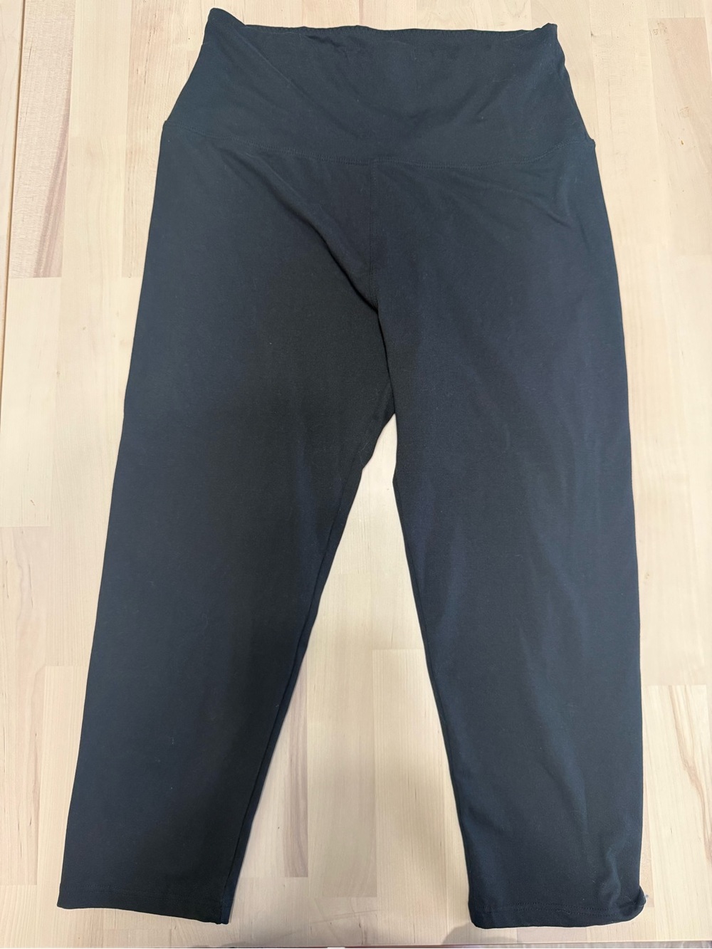Super soft stretchy capri leggings